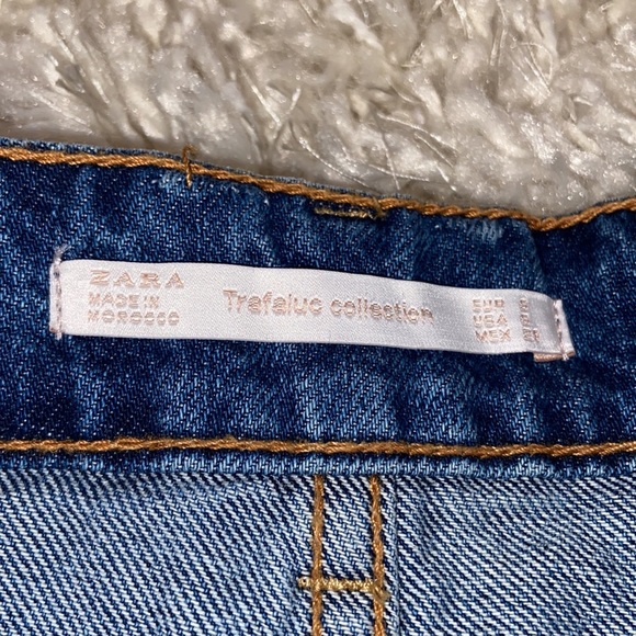 Zara Denim Mini Skirt - Picture 2 of 3